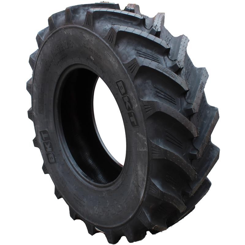420/85 R26 TL BKT AGRIMAX RT 857 138 A8 / 138 B, TL 15 X 26, auf starrer Anfertigungsfelge, lackiert